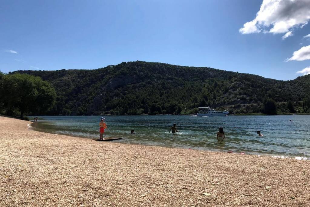 Family House Scardona - Dreams By The River Krka Skradin Exterior foto
