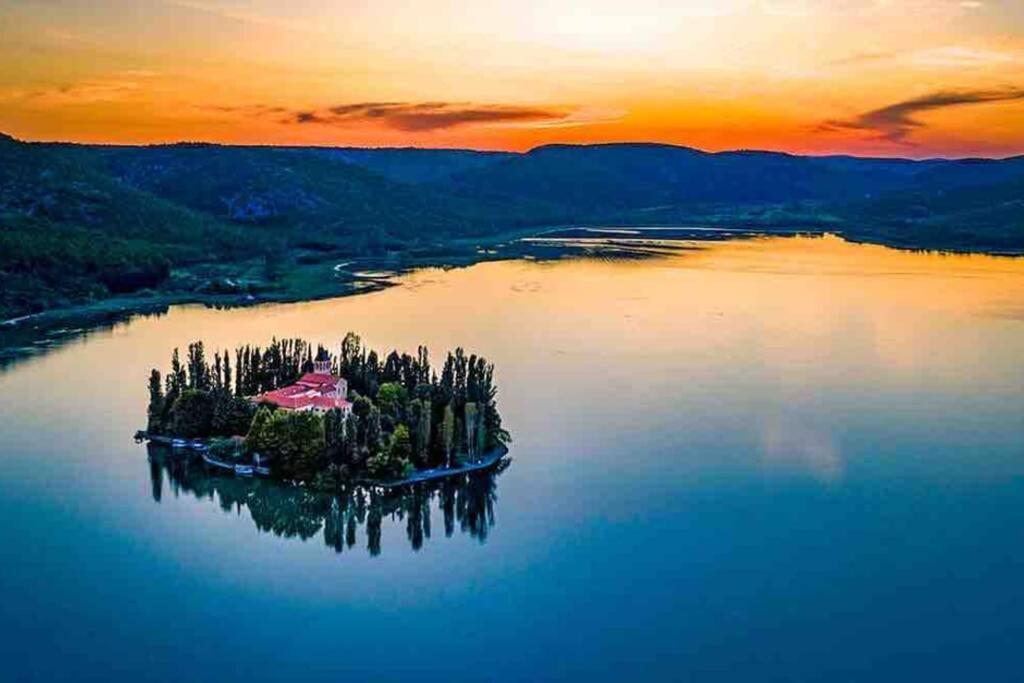 Family House Scardona - Dreams By The River Krka Skradin Exterior foto